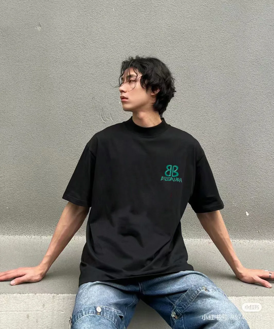 P80✨🔥 BALENCIAGA Paris lettering printed short-sleeved T-shirt. Custom-woven and dyed 300 grams of combed cotton heavyweight fabric. Zero color difference in threads. Perfect details. Different from the current currency version. Welcome to compare. Same Style for men and women. Must-sell in the picture above. Color: White Black Size: 1 2 3 4